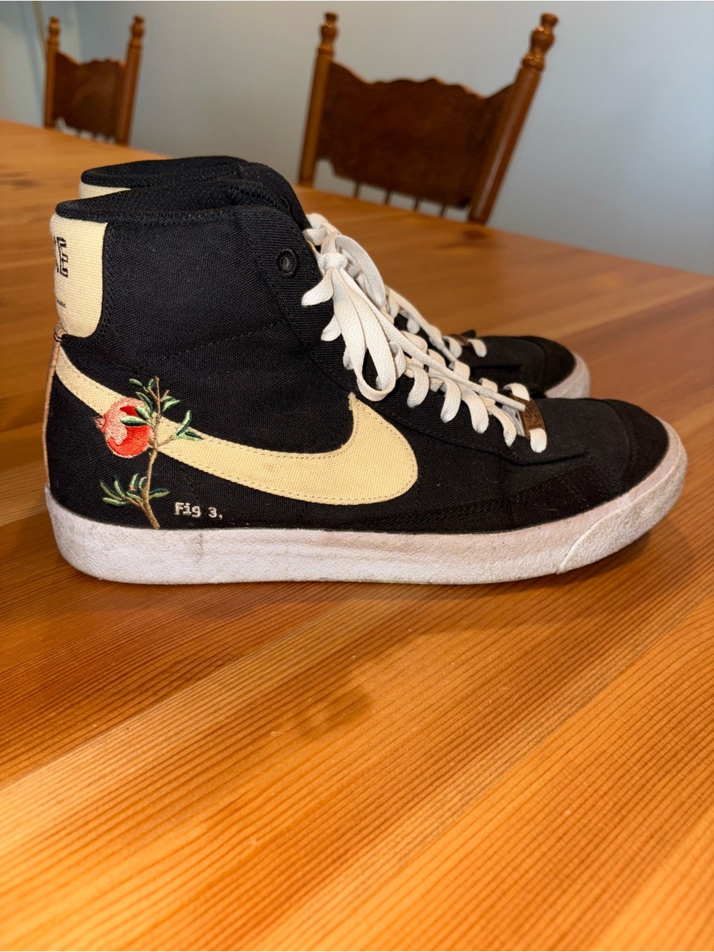 Nike Blazer '77 Mid Pomegranate Size 8.5 GUC